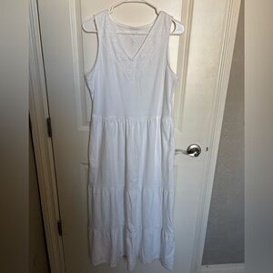 croft & barrow White Sleeveless V-Neck Tiered Maxi Dress